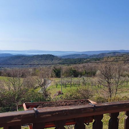 Apartment Mirella For 6 Persons Located In Central Istria Gradinje Экстерьер фото