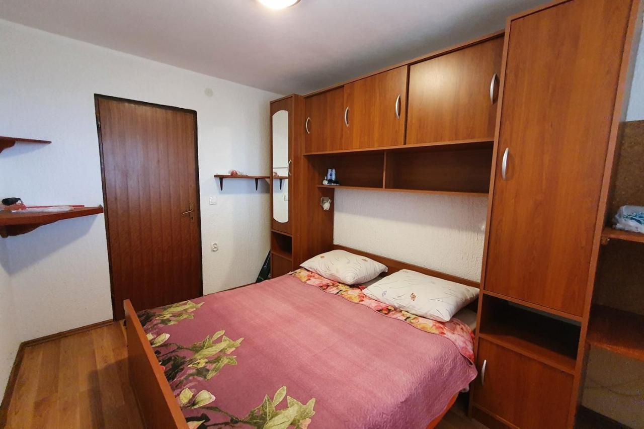 Apartment Mirella For 6 Persons Located In Central Istria Gradinje Экстерьер фото