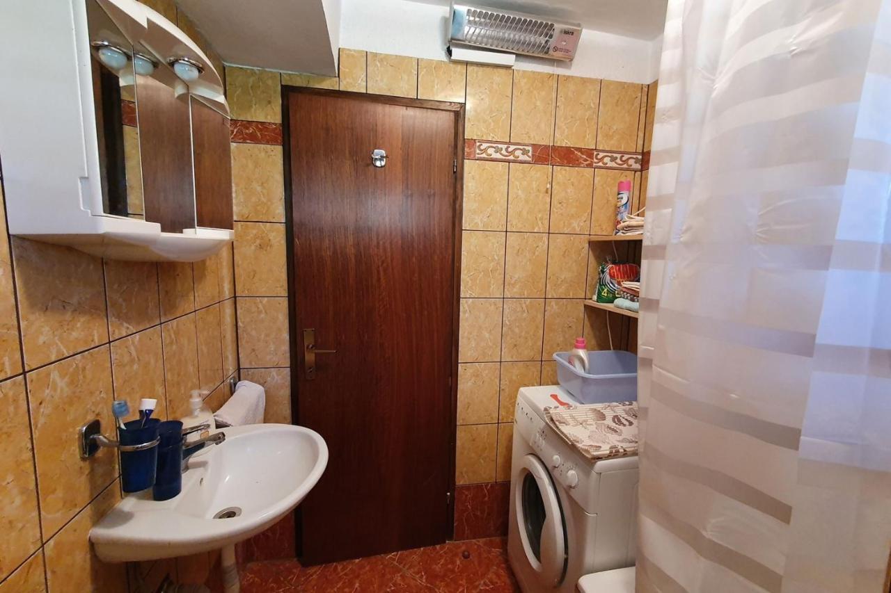 Apartment Mirella For 6 Persons Located In Central Istria Gradinje Экстерьер фото