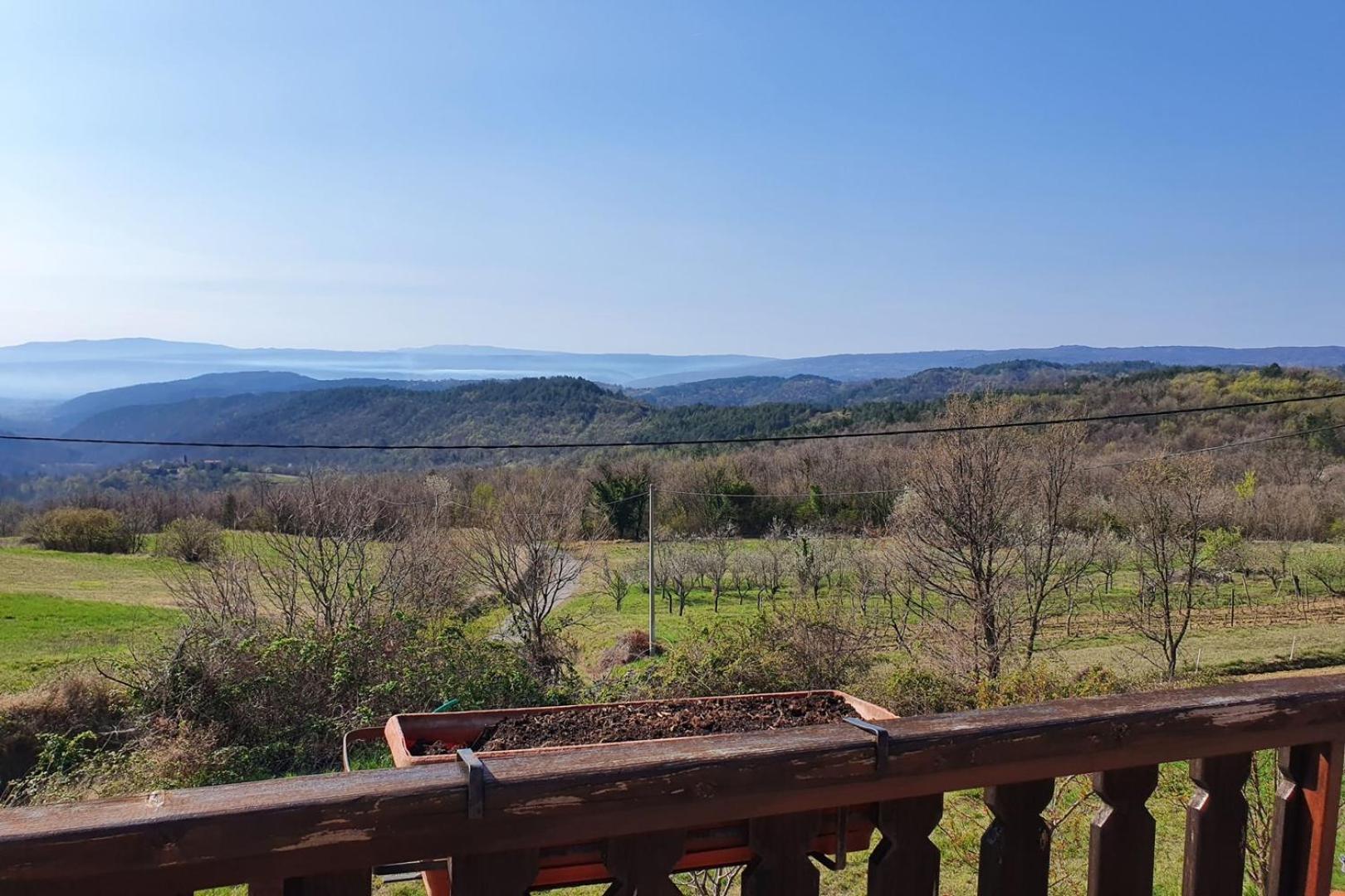 Apartment Mirella For 6 Persons Located In Central Istria Gradinje Экстерьер фото